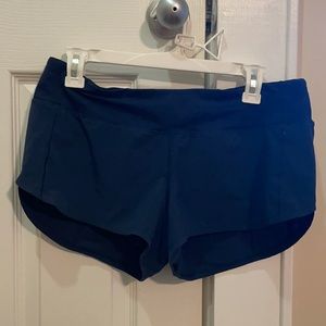 Womens exercise shorts with back pocket